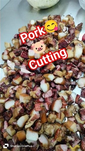 Pig small kaise cutting banaye!!😋mother pigs work #farmer #pig #pigbreeding #pigfarming #food