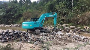 Let's see how KOBELCO excavator work in a jobsite. Check out specification of SK200-10 in your area >> http://bit.ly/SK200-10-A Singapore | Bhutan http://bit.ly/SK200-10-B Thailand | Laos | Cambodia http://bit.ly/SK200-10-C Indonesia | Malaysia http://bit.ly/SK200-10-D Philipines | Vietnam | Myanmar | SriLanka #KOBELCO #Generation10 #Powermeetseffiency #Durability #fueleffiency #Productivity #wesaveyoufuel #Bluegreen | Kobelco Construction Machinery Southeast Asia