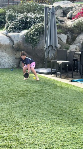 Testing out the new gear…@HEATER SPORTS #glovework #fielding #hands #footwork