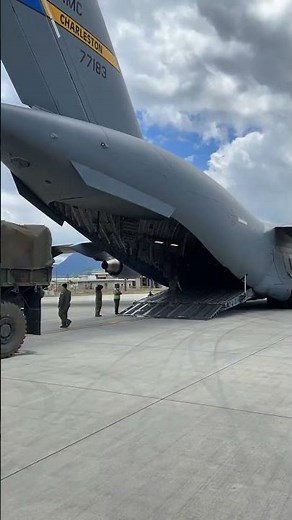 C-17 Unloading Action 🚚✈️ – Two Cargo Trucks Offloaded Fast | Heavy Airlift in Motion 🫎💥