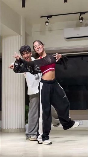 Takda He Java Inna Tenu Chava Nazra Tere To Na Hatawa Nish Dance