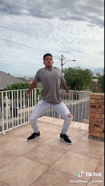 Happy Hump Day 😁☁️ #mattjpower #dance #amapiano #tiktoksouthafrica #viral #mzansi @tiktok.southafrica