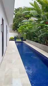 Planning to Build a Pool? Here’s What You Need to Know!💦 1. Setback Requirements Your pool needs to be at least 2 meters away from your property line to comply with local regulations. This rule applies to pools, cisterns, septic systems, and other digging projects. 2. Jet and Skimmer Placement Jets should be placed opposite the skimmer to make sure debris flows toward it. Position the skimmer on the north side of the pool. This way, it catches debris blown in by the southeast and southwest wind