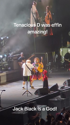 Tenacious D was absolutely amazing! Jack Black is a good! #tenaciousd #d #music #spicymeatballtour #Kickapoo #gig #concert