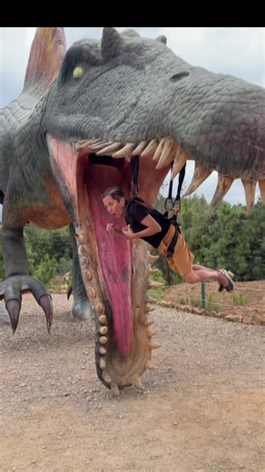 Divertidas bromas en el Parque de Dinosaurios
