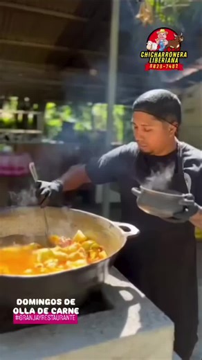 🤠 LA MEJOR OLLA DE CARNE CRIOLLA DE LIBERIA LA DISFRUTAS EN LA CHICHARRONERA LIBERIANA 🍲 ¡Vení y probá la receta criolla de la Abuela 💯% a la leña! Entrada y Parqueo GRATUITOS ¡Los esperamos! #GRANJAYRESTAURANTE Tu día de campo se disfruta en Familia, en la Granja 🐑🦚🐃🐐 🛵 Pedí por: UberEATS, PedidosYA o por Whatsapp al 8828-7482 📍 UBICACIÓN: Liberia, 600 Metros al Sur del Hotel Las Espuelas. ✨ HORARIO: VIERNES de 11am a 10pm, SÁBADOS y DOMINGOS de 11am a 6pm.