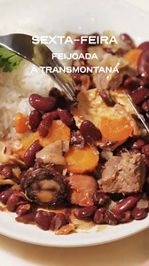 A nossa Feijoada à Transmontana é o toque de tradição ideal para receber o fim de semana de braços abertos 🍲 Já provou este clássico da cozinha portuguesa? 🧡 | A Padaria Portuguesa