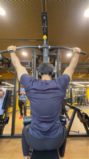 You should have tried this Mechanical Drop Set Technique for Lat-Pull Downs by C Bum ✅