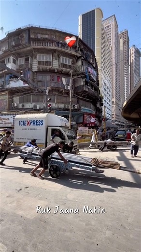 MUMBAI ❤️‍🩹🥹🙌🏻 #mumbai #hardwork #localtrain #mumbaikar #viral #trending #cinematic #vlog #fypシ