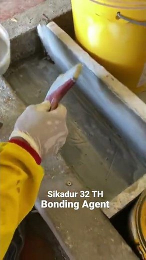 Sikadur -32 TH : Epoxy resin bonding agent.