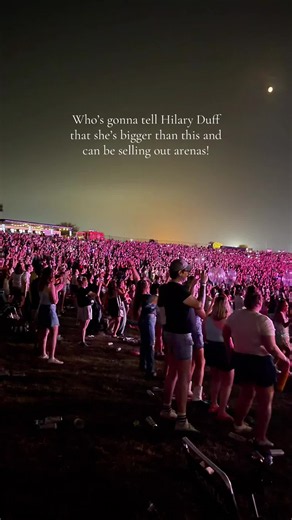 Hilary Duff concert sold out: arena tour reaction