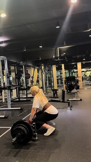 Tsaaaahhh 😱😹😂🤣luckily the gym was not crowded for that sound to come out! #gym #gymtok