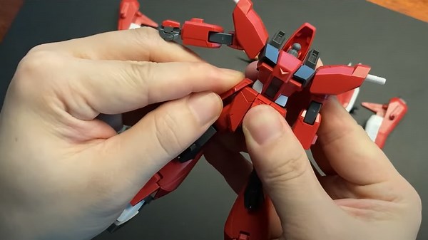 Construction of HG 1/144 Saviour Gundam – Crafting from Scratch with Precision and Care