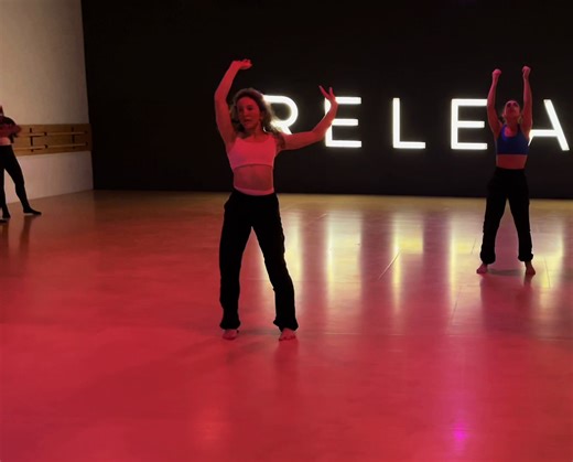 THANKFUL for dance. grateful for the blessing i have to do what i love every day, for the life long people dance has brought into my life, for the infinite memories, and for the way it has changed my life!! amazing choreo By: @lindsey kam