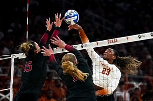 Texas Longhorns volleyball beats Stanford in Moody Center debut, see the photos.