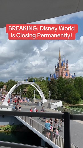 We aren’t crying, you are… okay we are too 🥺 #disneyworld #disneynews #disneyparks #disneyworldclosing #magickingdom | Mouse Trap News