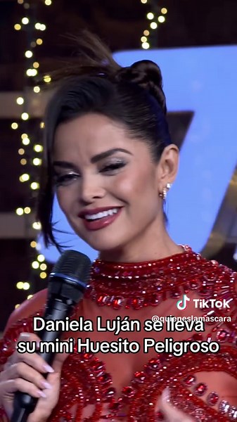 Daniela Luján y Huesito Peligroso en Quién es la Máscara