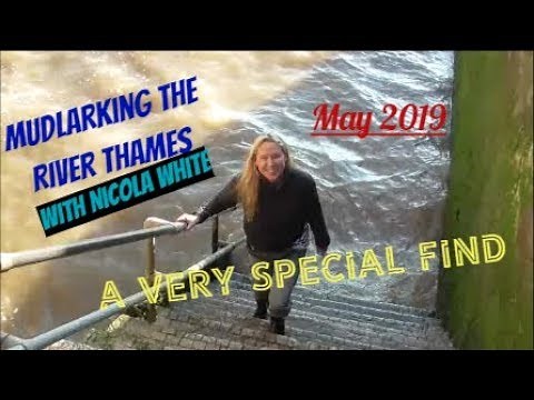 Mudlarking in London with Nicola White - A VERY Special Find!