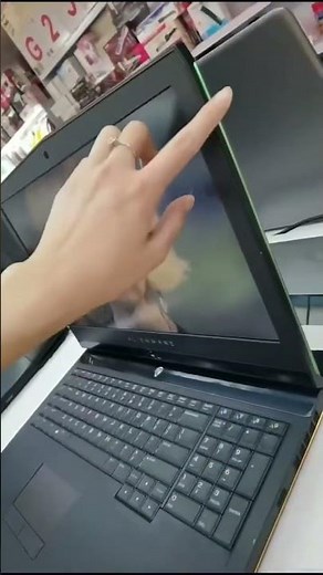 Alienware 17 R5 Corei7-8750H, 7th Gen 2.9GHz -16GB RAM 512GB SSD Nvidia GTX1070-8gb