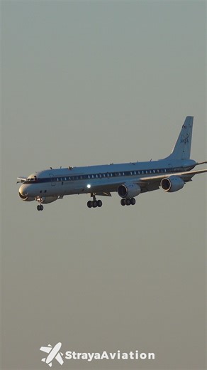 ✈️ BREATHTAKING United States NASA Boeing DC-8 Touch & Go at Palmdale 🇺🇸 | StrayaAviation