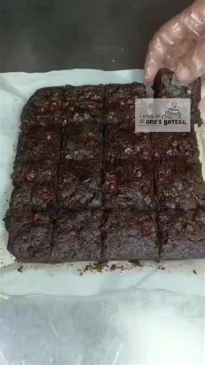 12K views · 185 reactions | easy brownies click "watch video" for the complete video recipe | Cakes by One's Gateau | Facebook