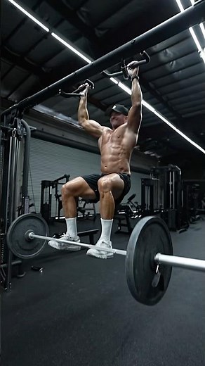 When you don’t feel like doing crunches, try this barbell core workout.#barbell #core #workout #abs