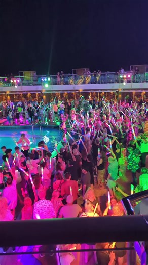 Experience the Ultimate 80s Party on Carnival Mardi Gras