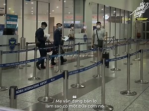 1.3M views · 7.5K reactions | "Chỉ mong rằng sau này, đôi chân bố mẹ còn khoẻ, ta kịp đặt tấm vé, dẫn bố mẹ đi muôn nơi. Mong rằng sự cố gắng của chúng ta sẽ được đền đáp, mong rằng sau này ai cũng có thể lo cho bố mẹ mình, để mỗi khi đi khám bệnh họ không còn phải dằn vặt đắn đo vì hai chữ bạc tiền.."  | Kỉ niệm của chúng ta | Facebook