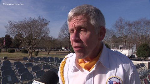 Suffolk veterans' cemetery holds wreath-laying ceremony