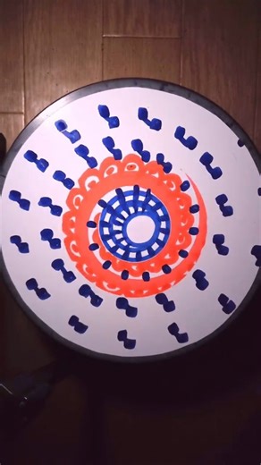 Yohei Kisanuki on Instagram: "今日のろくろ遊び。 Spin Art with WhiteBoard and Potter’s Wheel. 使用しているマーカーは、パイロットコーポレーションの「ボードマスター極太」です。 I usually use “ボードマスター極太“(WhiteBoard Marker of PILOT Corporation japan). #ろくろ #アート #potterswheel #art #pottery"