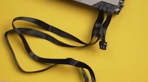 正确的 PCI Express（PCIe）电源线安装对于高端显卡来说至关重要