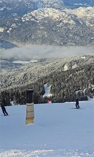 Snow skiing, Blackcomb Gondola, Whistler, BC ⛷️🏔️🇨🇦