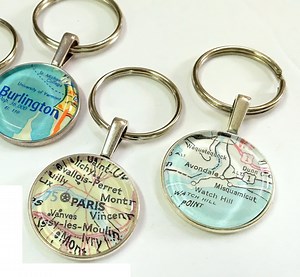 Custom Vintage Map Key Chain, Choose Your Location, Guy Gift, Keychain, Zipper Pull Charm, Map Gifts, Gift for Traveler, Custom Gift, Father - Etsy