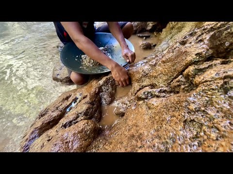 Gold Found in Bedrock Crevices | Inland River Gold Prospecting Discovery