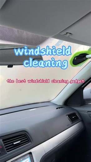Effortless Car Window Cleaning Tool