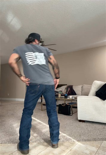 Learn Iconic 80s Dance Moves for Your TikTok Videos