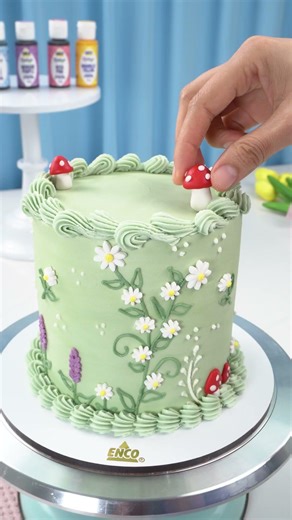 The natural colors of the month are officially here 🌿🎂