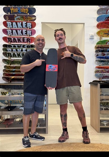 From England to Miami Beach 🇬🇧➡️🌴 Alex pulled up looking for a real setup… and left with a classic Powell Peralta 🔥 Clean choice, timeless style, and performance that actually delivers. Another rider rolling out happy 😎 This isn’t just a skateboard… it’s a statement. 📍 Sport Time – South Beach We don’t sell average. #miamibeach #powellperalta #skate #skateboarding #sport_time