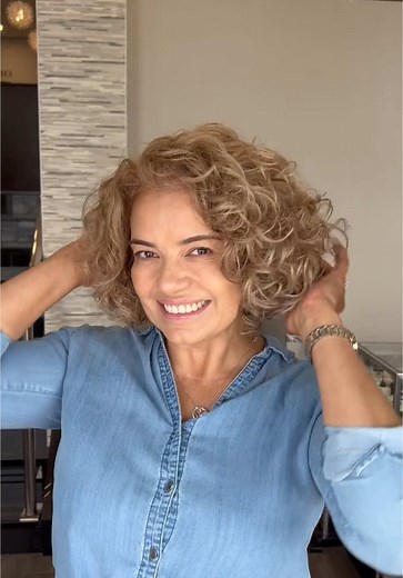 80s Curly Hair Tutorial for Shoulder Length Styles