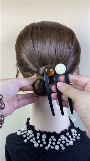 Top 5 Spring Hairpin Styles for a Royal Look