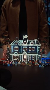 Les frères Duffer affrontent Vecna dans la Maison Creel LEGO, quelques heures avant la fin de la saison. Revivez vos aventures dans la Maison Creel LEGO, disponible le 1er janvier. | LEGO