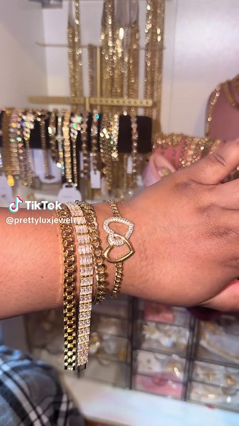 Shop with Prettyluxjewelry 🌟 we have the best collections 😍