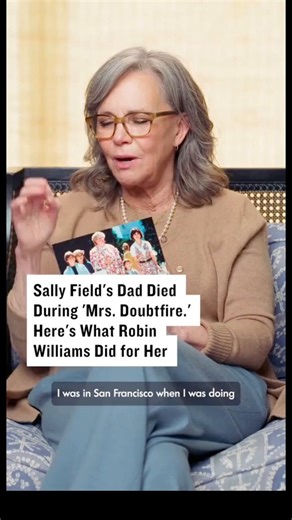 Sally Field was in San Francisco filming the intense divorce scene in Mrs. Doubtfire when she got the call — her real father had suffered another massive stroke. She had already placed him in a nursing home after an earlier stroke, and now she was the one who had to make the heartbreaking decision to let him go.Trying to hold it together on set, Robin Williams sensed something was wrong. He gently pulled her aside and asked, “Sally, are you alright?” When the tears finally came and she told him 