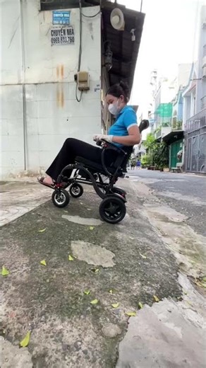 Xe lăn điện MEDI-PROCARE cao cấp chịu được trọng lượng tối đa bao nhiêu kg?