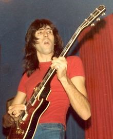 Mickey Finn (guitarist) - Alchetron, the free social encyclopedia