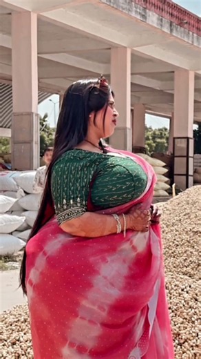 Public reaction!!Jhamri ko log kese dekh rhe h # #shortvideo #youtubeshorts #funny #comedy #shorts