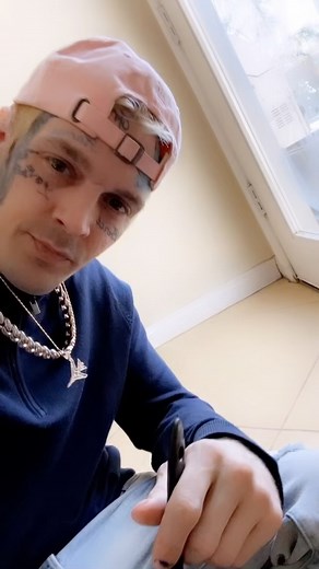 Aaron Carter on Instagram: "A couple fix ups around the house 🏡 listening to my favorite Head Autimatica"