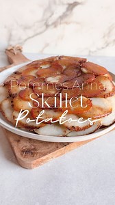 New year, new skills in the kitchen! 🔪 Add this Pommes Anna Skillet Potatoes recipe to your repertoire using Calphalon nonstick cookware. What new dishes are cooking up this year? 📸: @healthylittlevittles . . #Calphalon #Nonstick #Cookware #SkilletPotatoes #NewYear #2024 #Recipe #NewYearsResolution | Calphalon