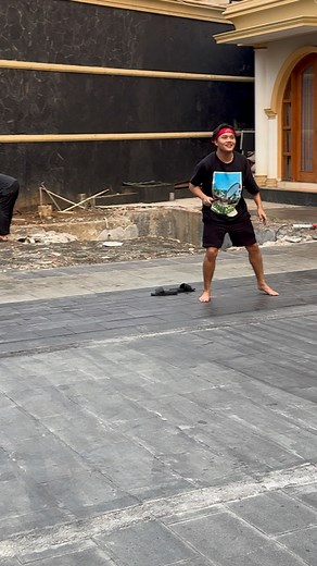 1.4M views · 10K reactions | BATMINTON DIMANA MANA DI KAMPUNG DAN DI KOTA #sule #slmedia #rizkyfebian #lucu #facebook #viral | Sule Prikitiew Sutisna | Facebook