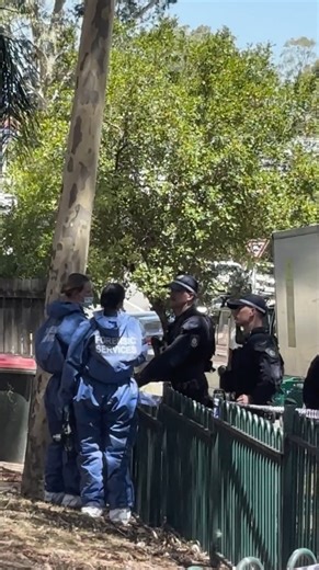 #DTTV A man has been shot dead at a unit block in Sydney’s west on Saturday in what police believe was a targeted attack. See the latest ▶️ https://bit.ly/3NmnuRc | Daily Telegraph